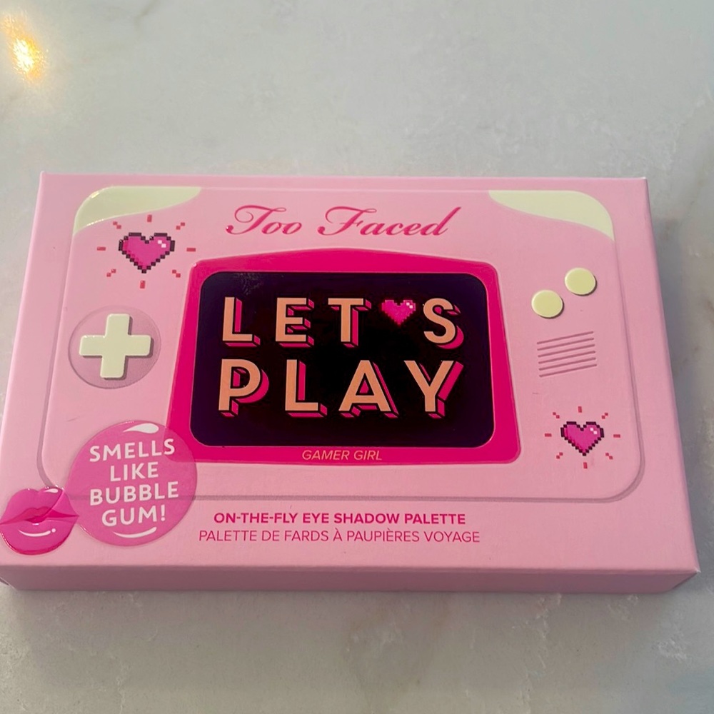 NEW IN BOX EYESHADOW PALATTE